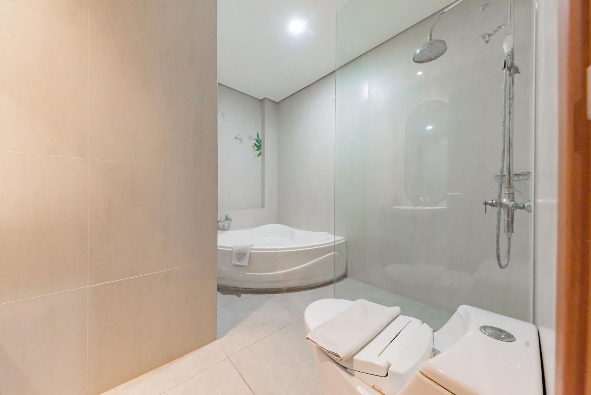 Sans Hotel Alexander Bandung Room photo